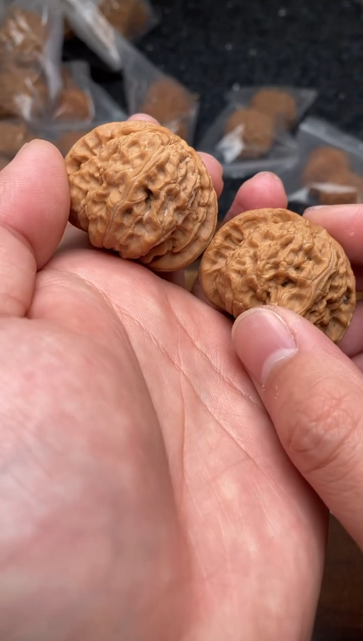 【闪购商品】文玩核桃把件G55号白狮子40尺