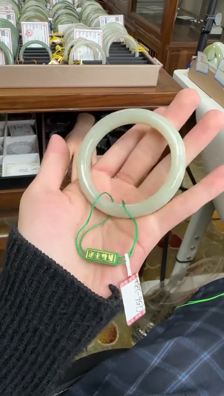 未镶嵌手镯和田玉56