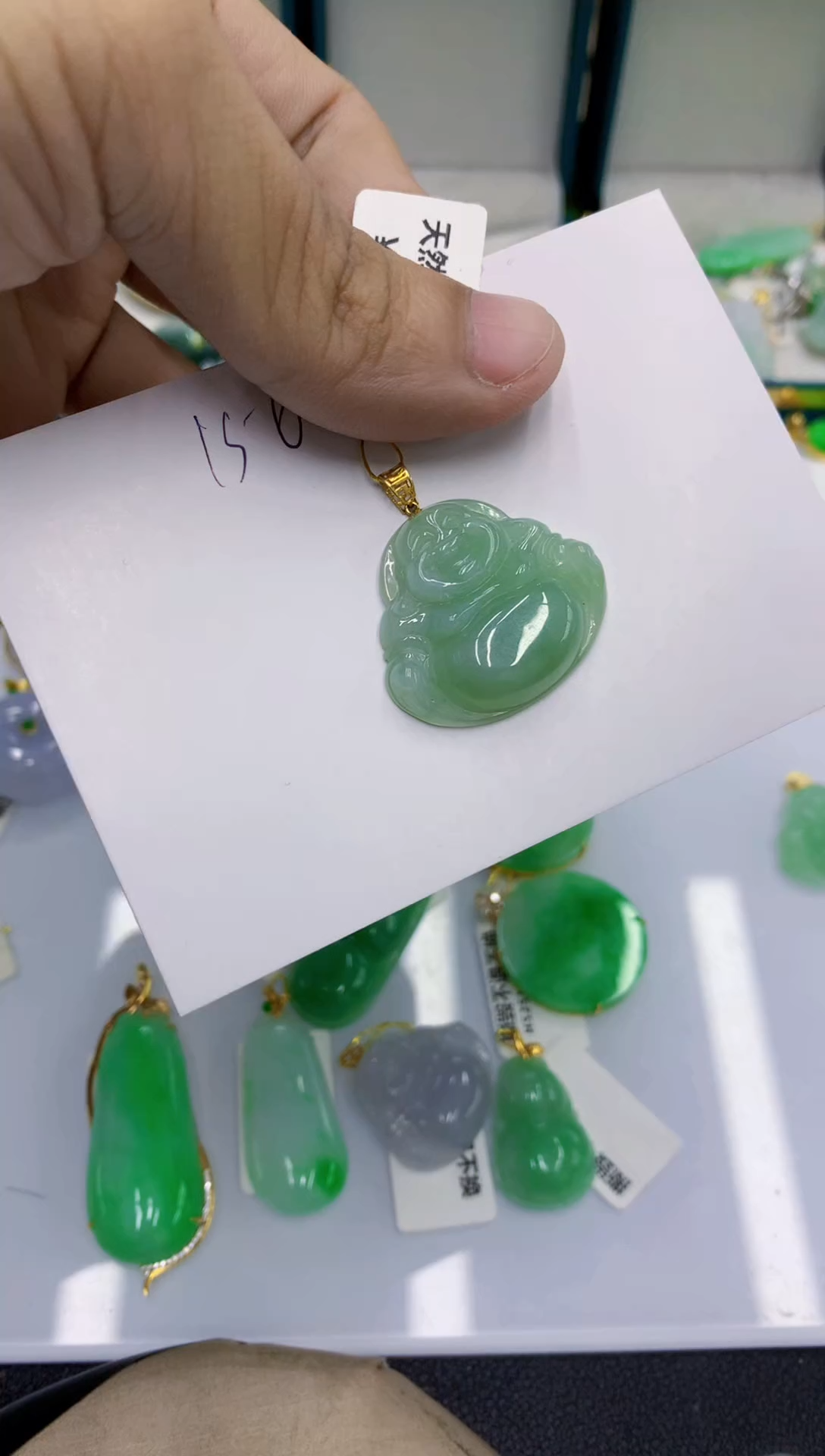 颈饰18K金镶嵌翡翠琴**欢翡翠