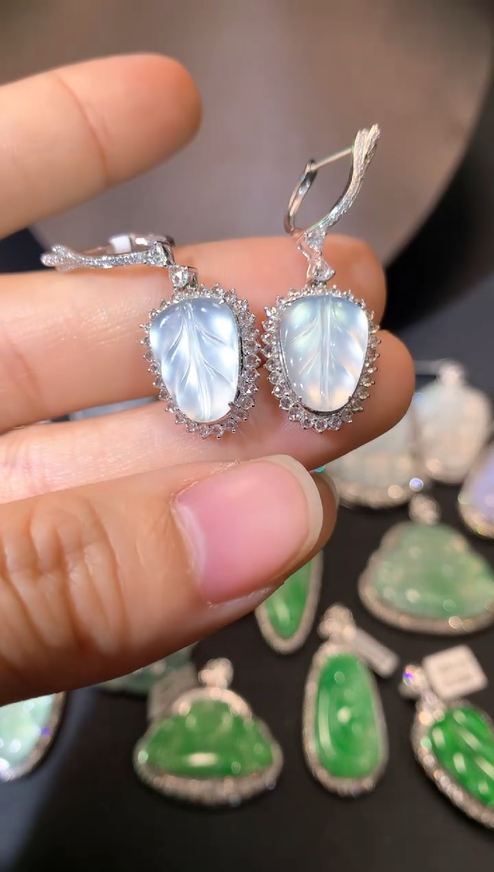 【闪购商品】翡翠颈饰18K金镶嵌耳饰