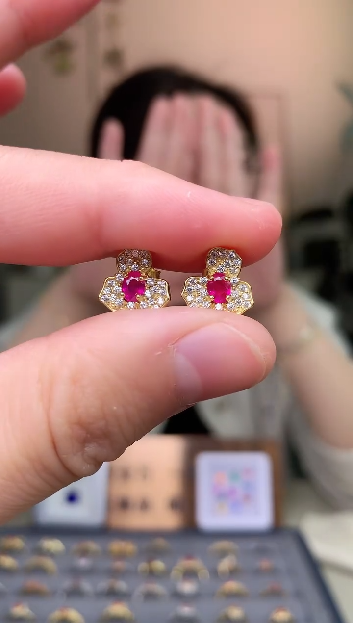 【闪购商品】红宝石耳饰银S925镶嵌耳饰