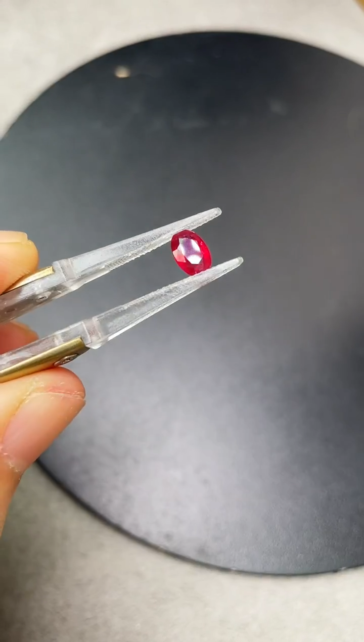 裸石红宝石有烧1.05克拉缅甸红宝石