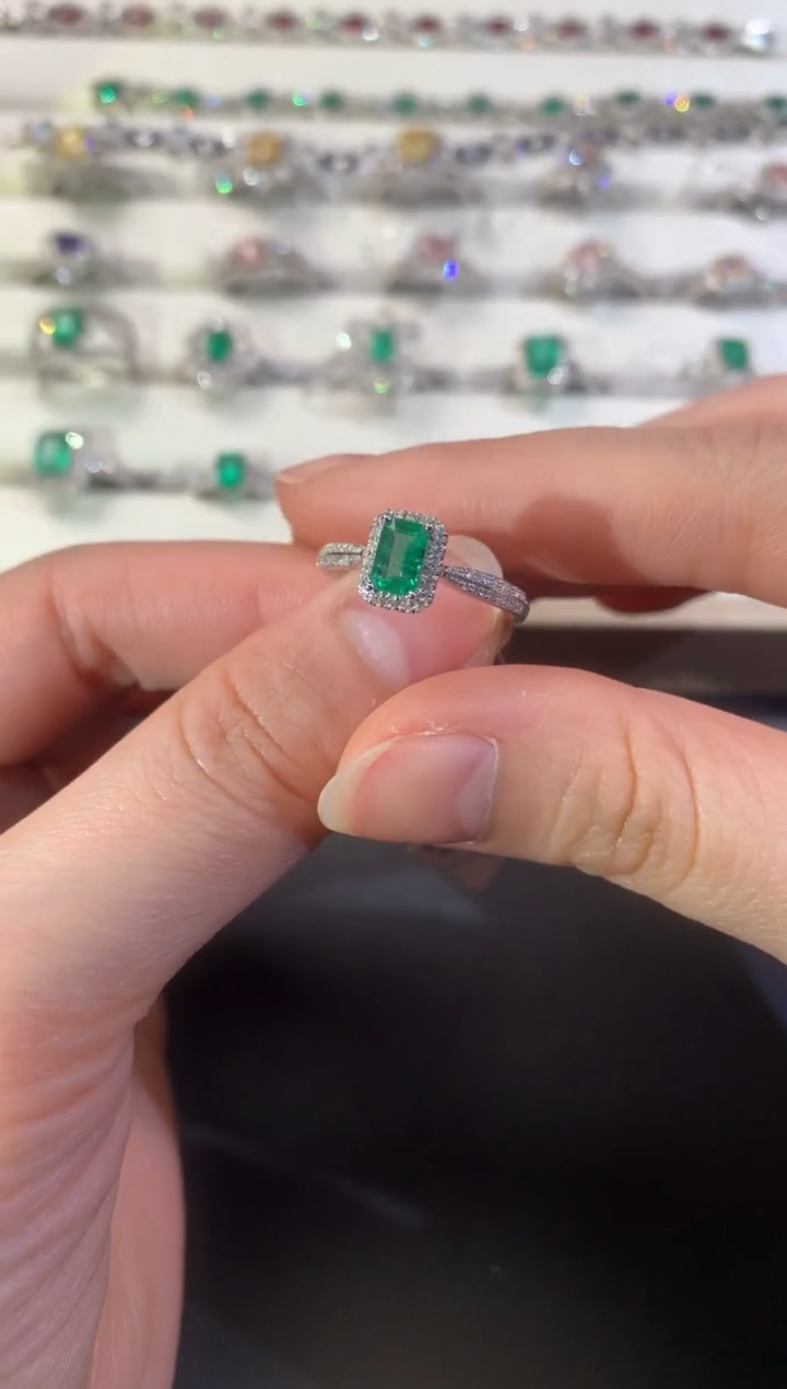 【闪购商品】祖母绿戒指18K金镶嵌R250|4800