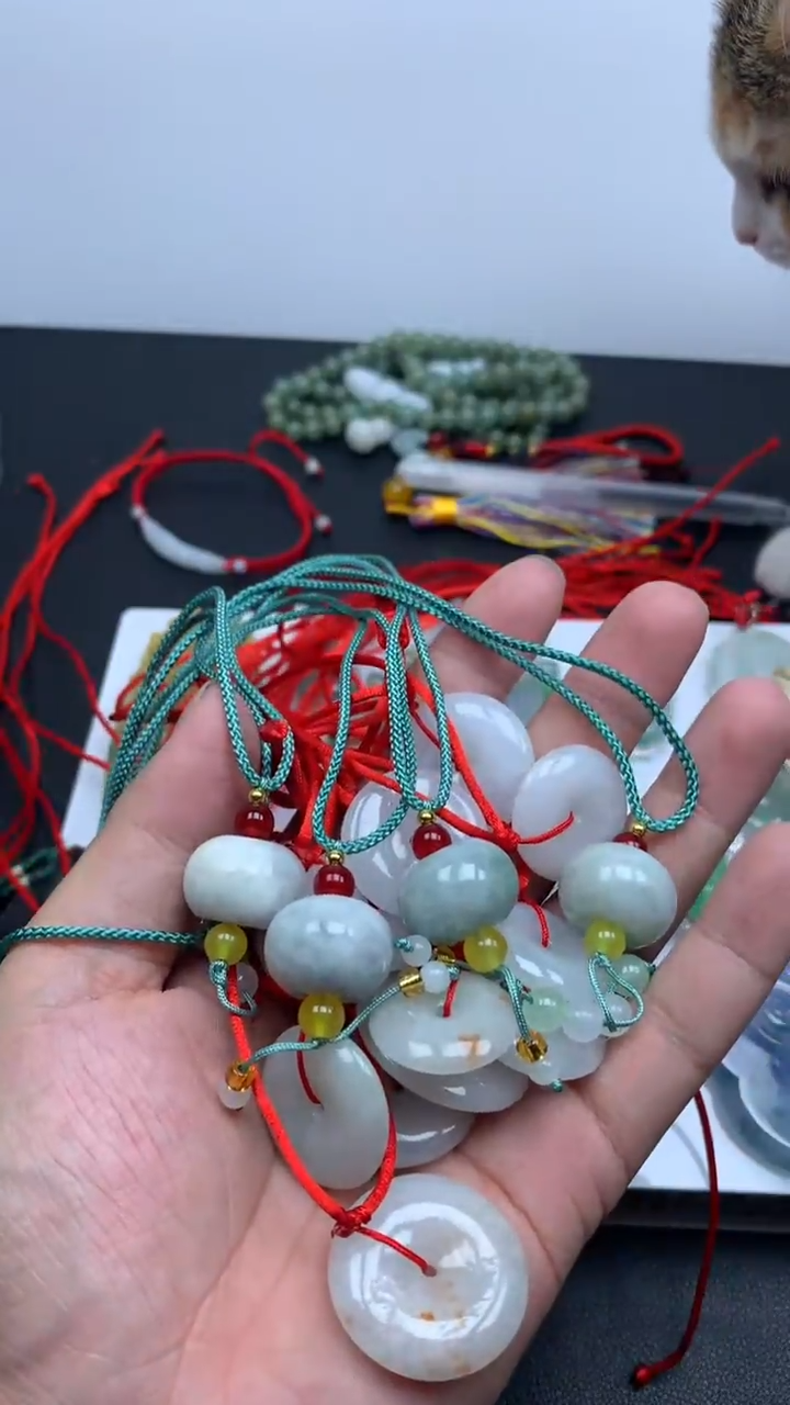 颈饰未镶嵌翡翠吊坠