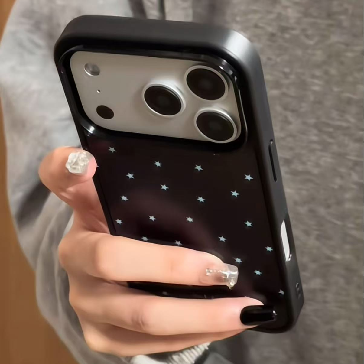 黑边玻璃满屏星星适用苹果17promax/iPhone17pro/16/15/14/手机壳