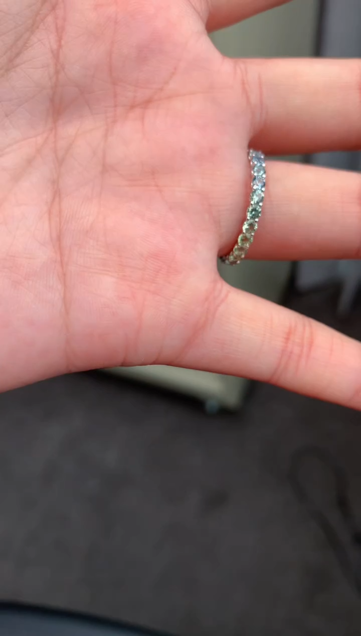 【闪购商品】彩色蓝宝石戒指18K金镶嵌2ct绿蓝宝戒指