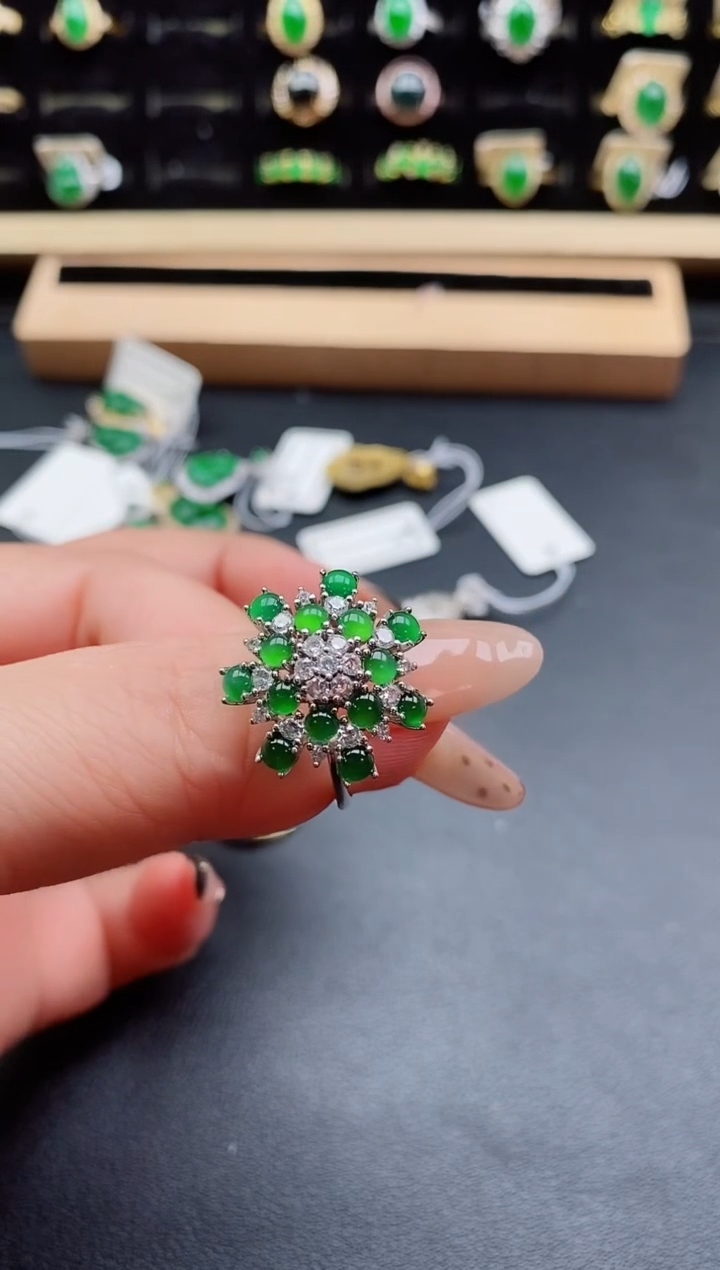 银S925镶嵌戒指翡翠1