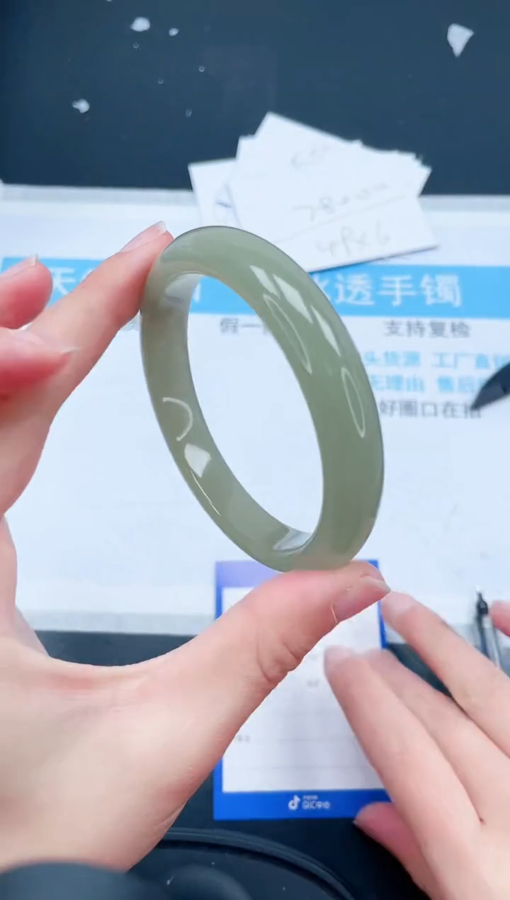 【闪购商品】石英质玉手镯未镶嵌394-64