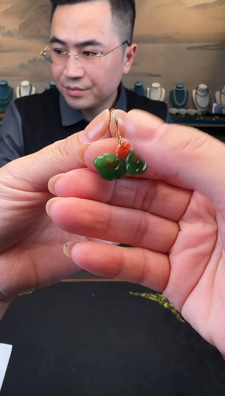 未镶嵌和田玉耳饰如意锁