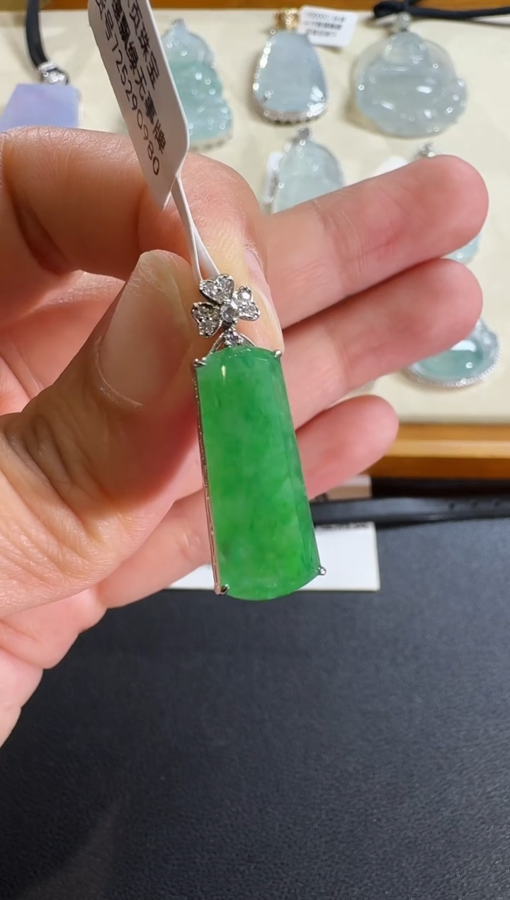 【闪购商品】翡翠吊坠(不含链)18K金镶嵌【源头工厂】钻石镶嵌