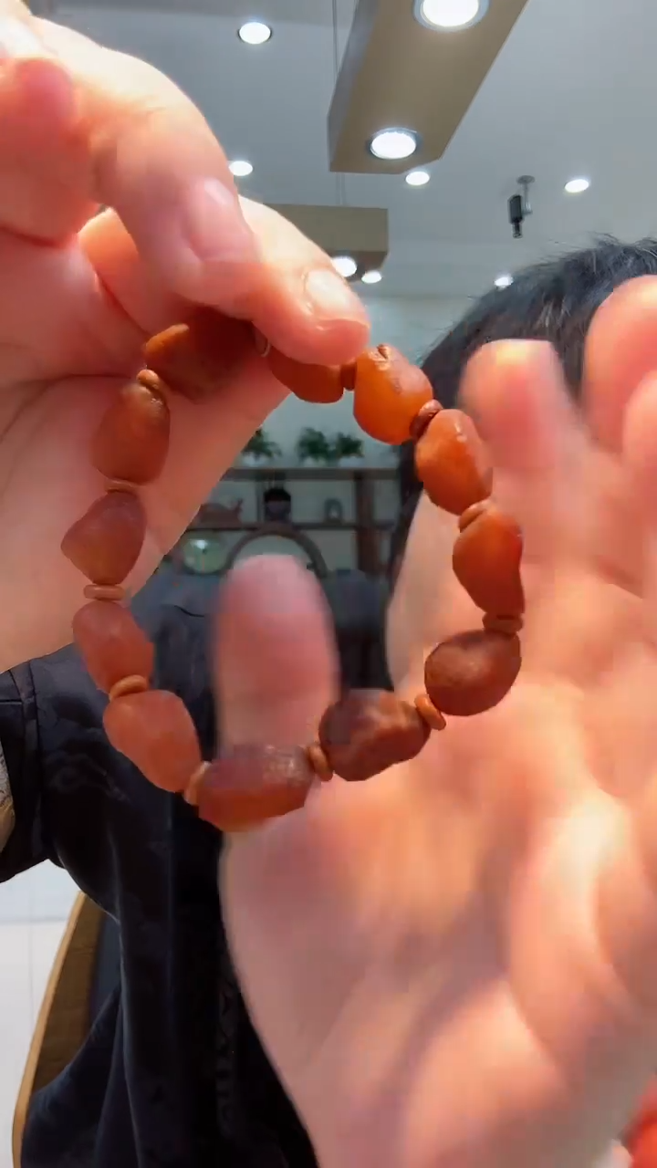 【闪购商品】琥珀手串未镶嵌手串