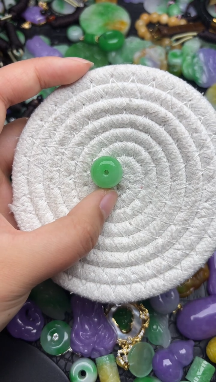 颈饰未镶嵌翡翠缅甸翡翠吊坠