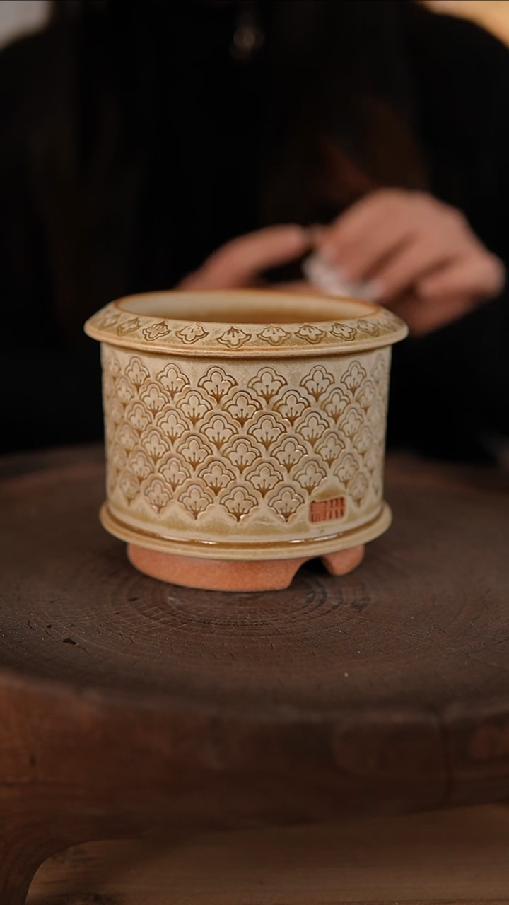 【闪购商品】红陶1-21-390默认有瑕口8.5