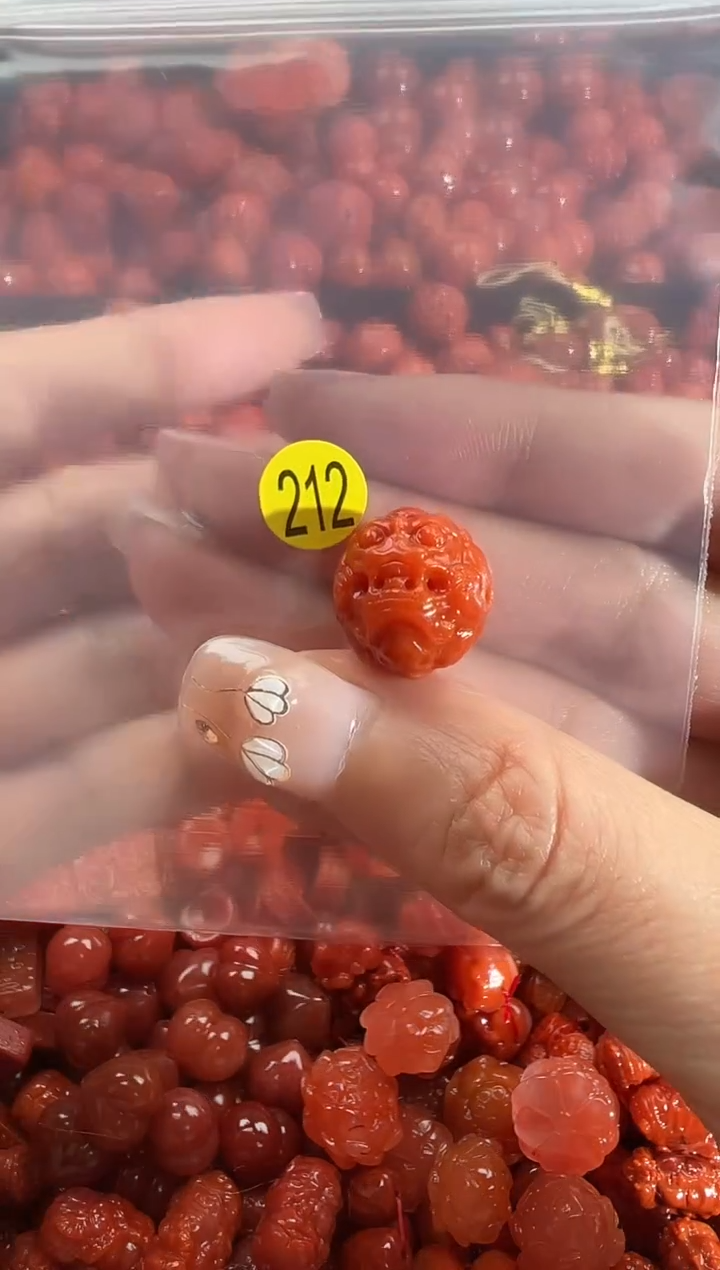 颈饰未镶嵌南红玛瑙1