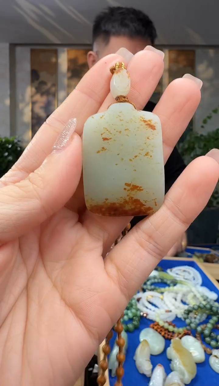 颈饰未镶嵌和田玉拍一发一