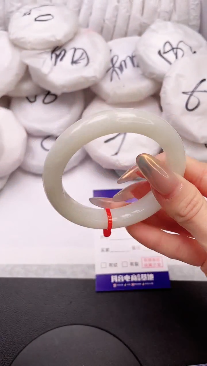 【闪购商品】和田玉手镯未镶嵌25K124-57