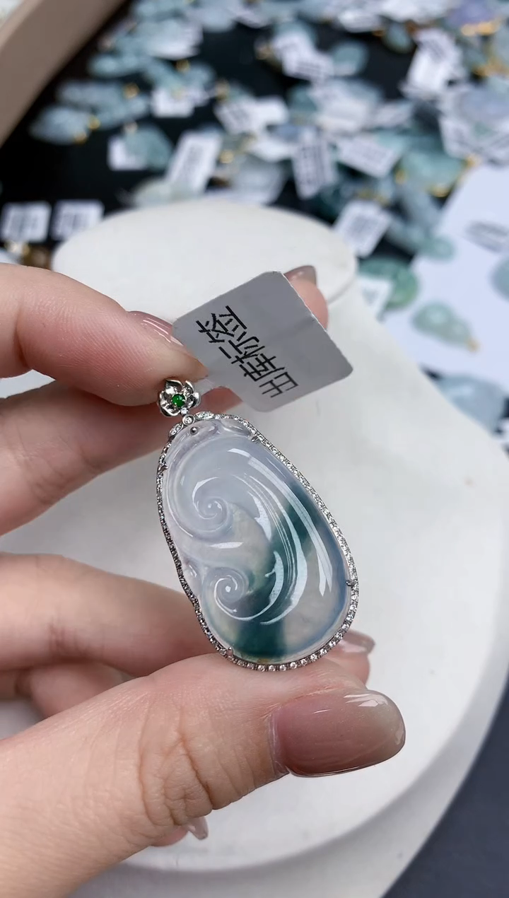 【闪购商品】翡翠颈饰18K金镶嵌天然缅甸翡翠A货