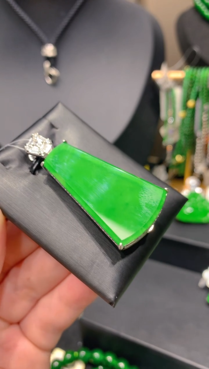 颈饰银S925镶嵌翡翠28一季