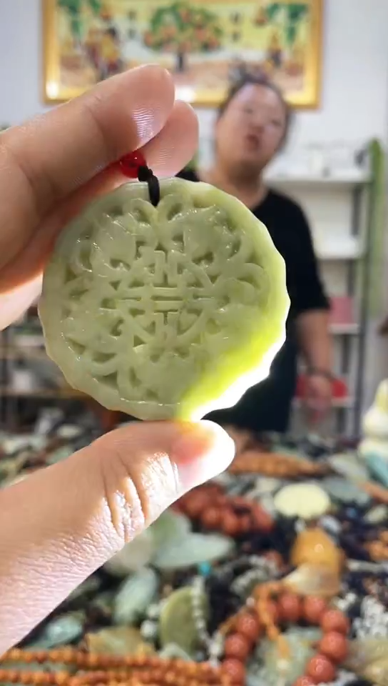 未镶嵌岫玉挂件 