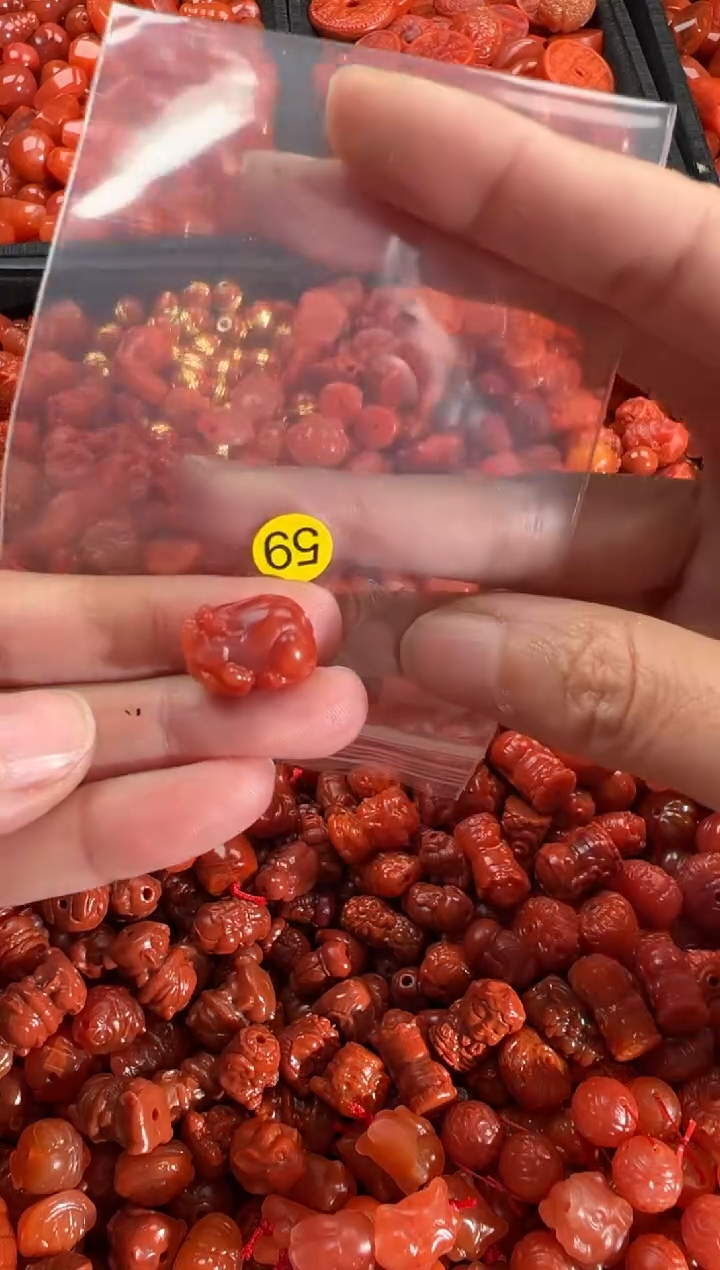 【闪购商品】南红玛瑙颈饰未镶嵌1