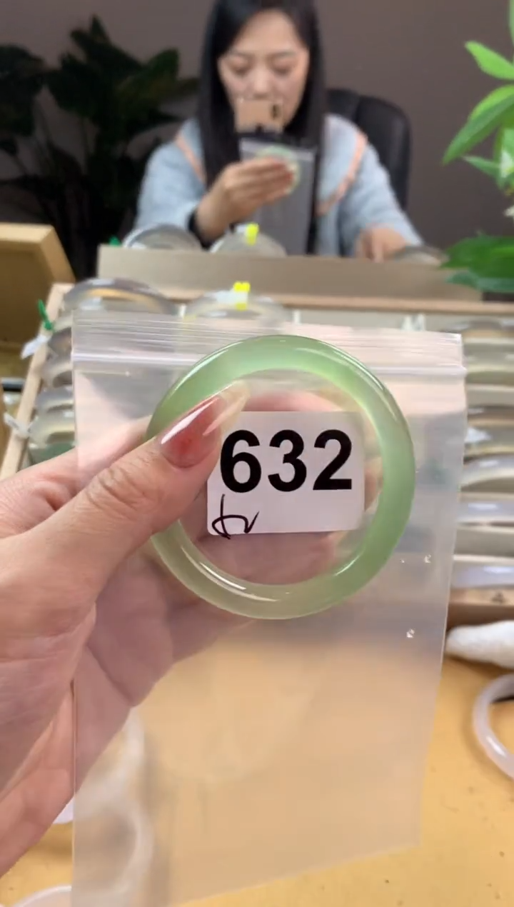 【闪购商品】玛瑙/玉髓手镯未镶嵌632