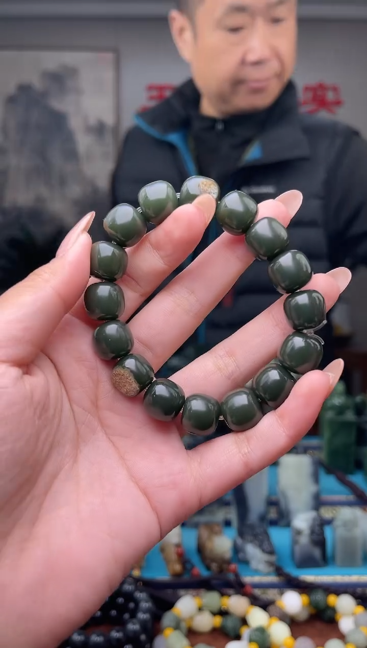 未镶嵌和田玉挂件1