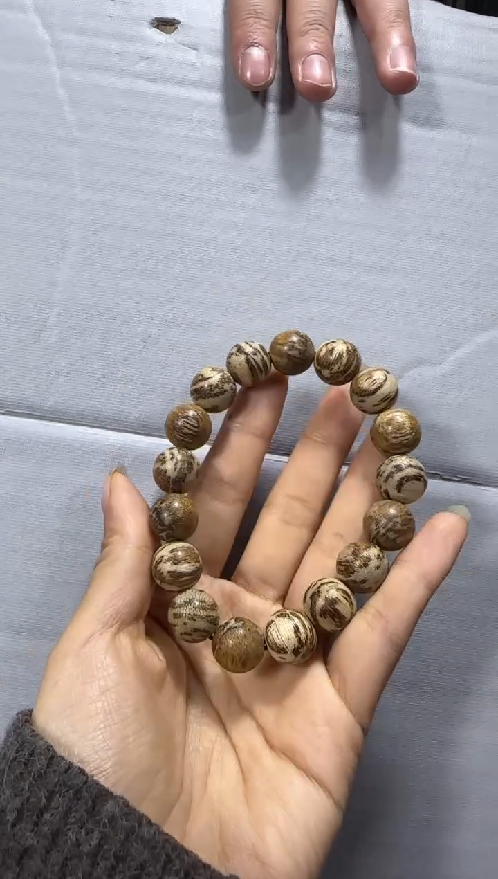 【闪购商品】沉香手串老惠安虎斑棋1.3单圈多样性发货发其一
