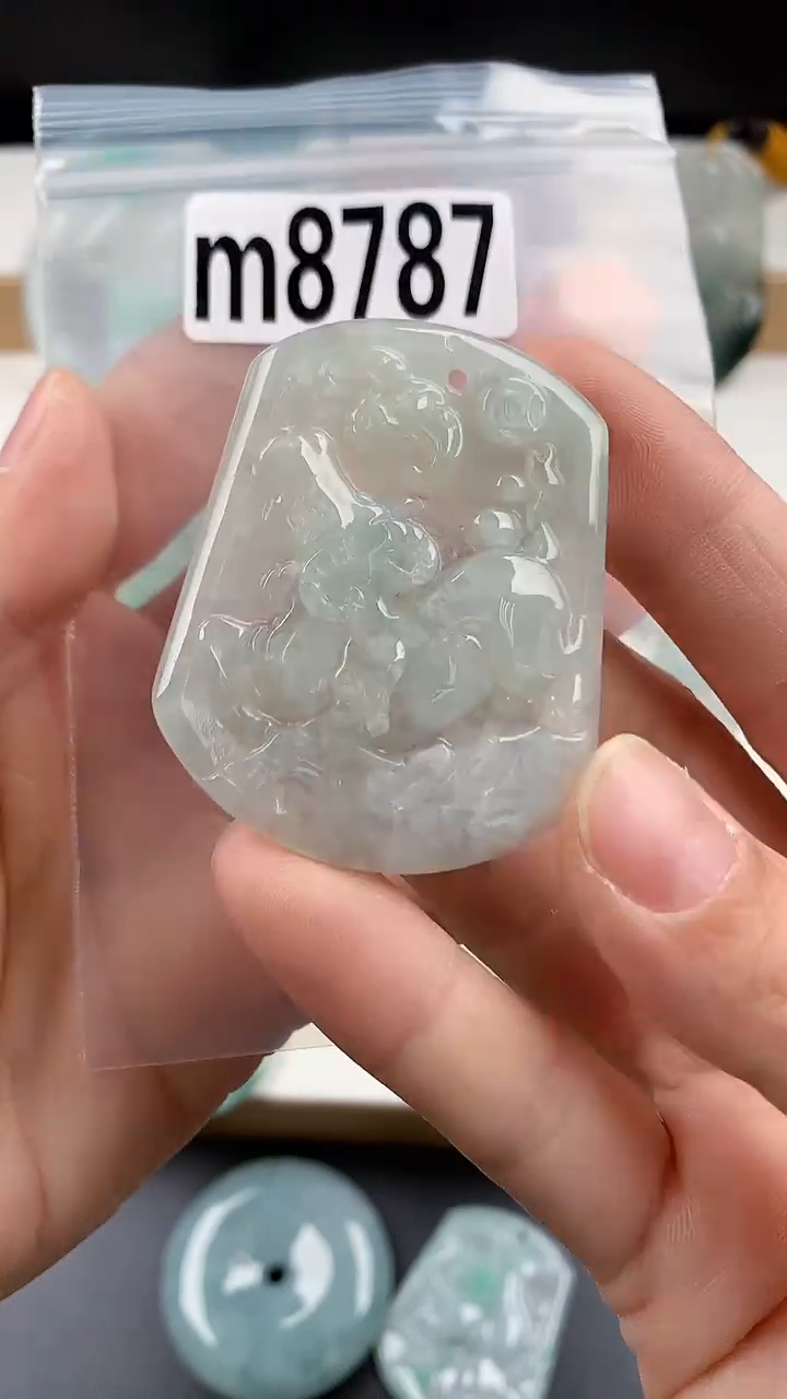 颈饰未镶嵌翡翠天然翡翠吊坠挂件