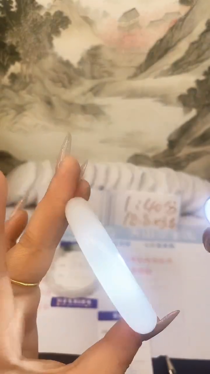 【闪购商品】石英质玉手镯未镶嵌108