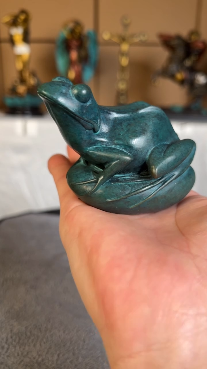 小*张精铜材质精美雕塑