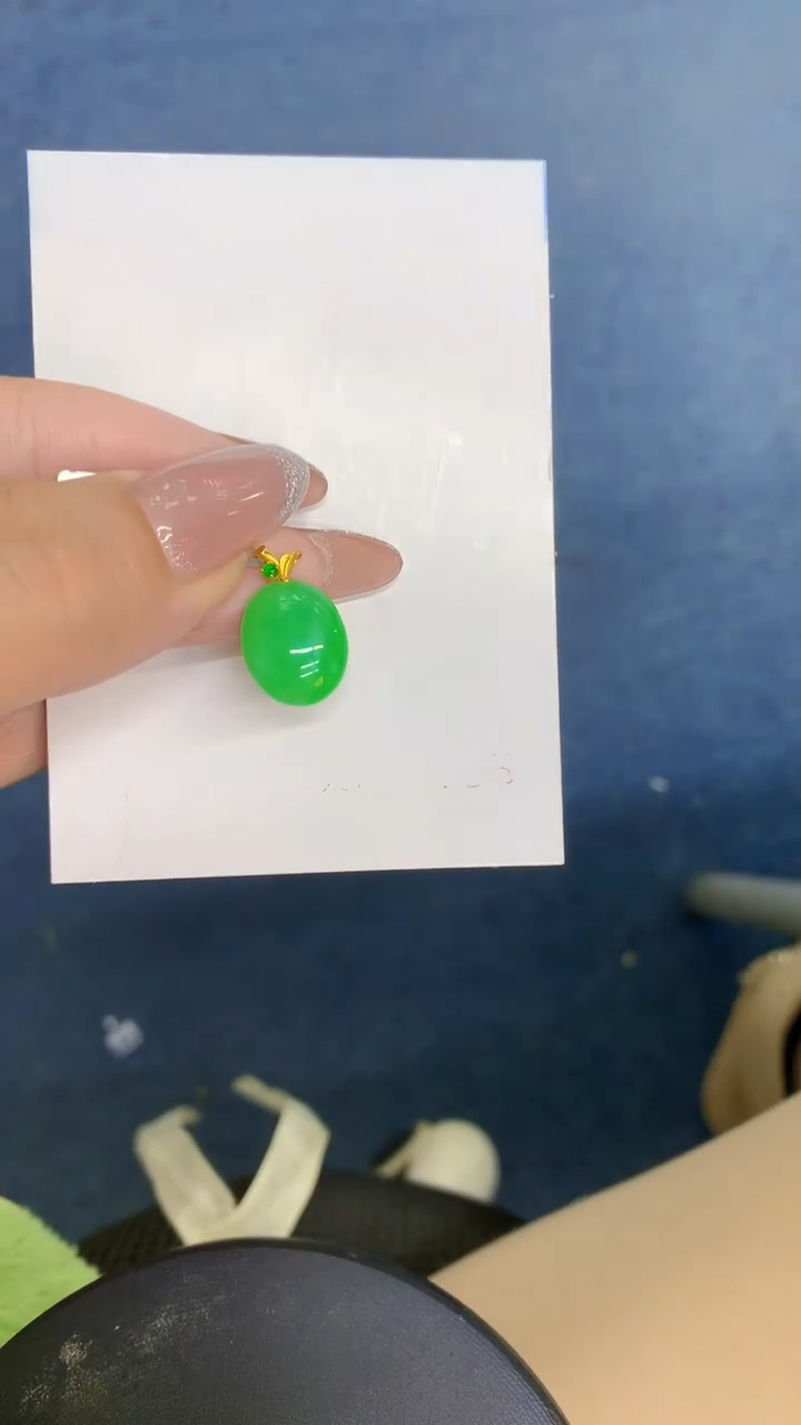 颈饰18K金镶嵌翡翠`11