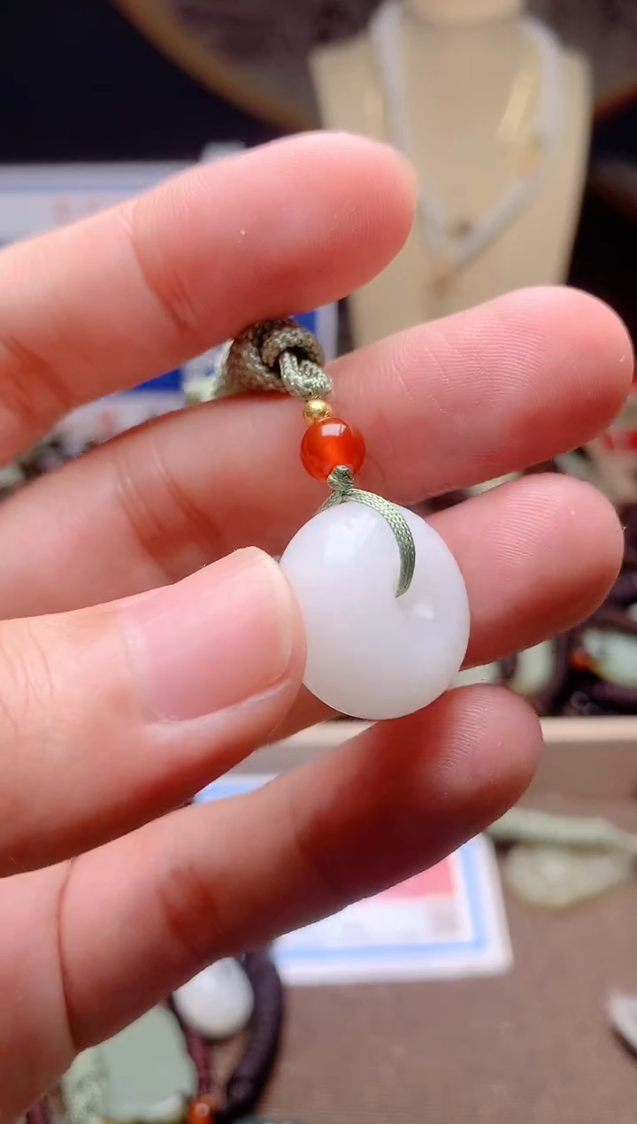 和田玉未镶嵌颈饰1