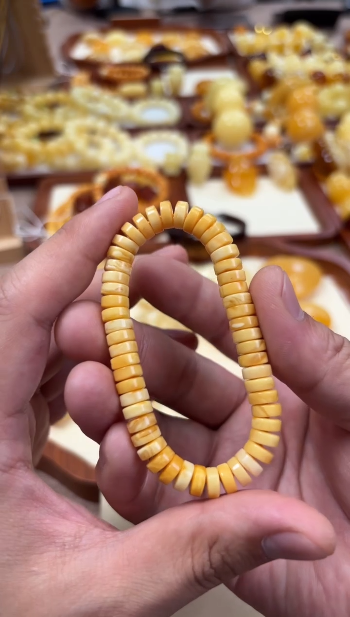 【闪购商品】蜜蜡裸石未镶嵌药片手串