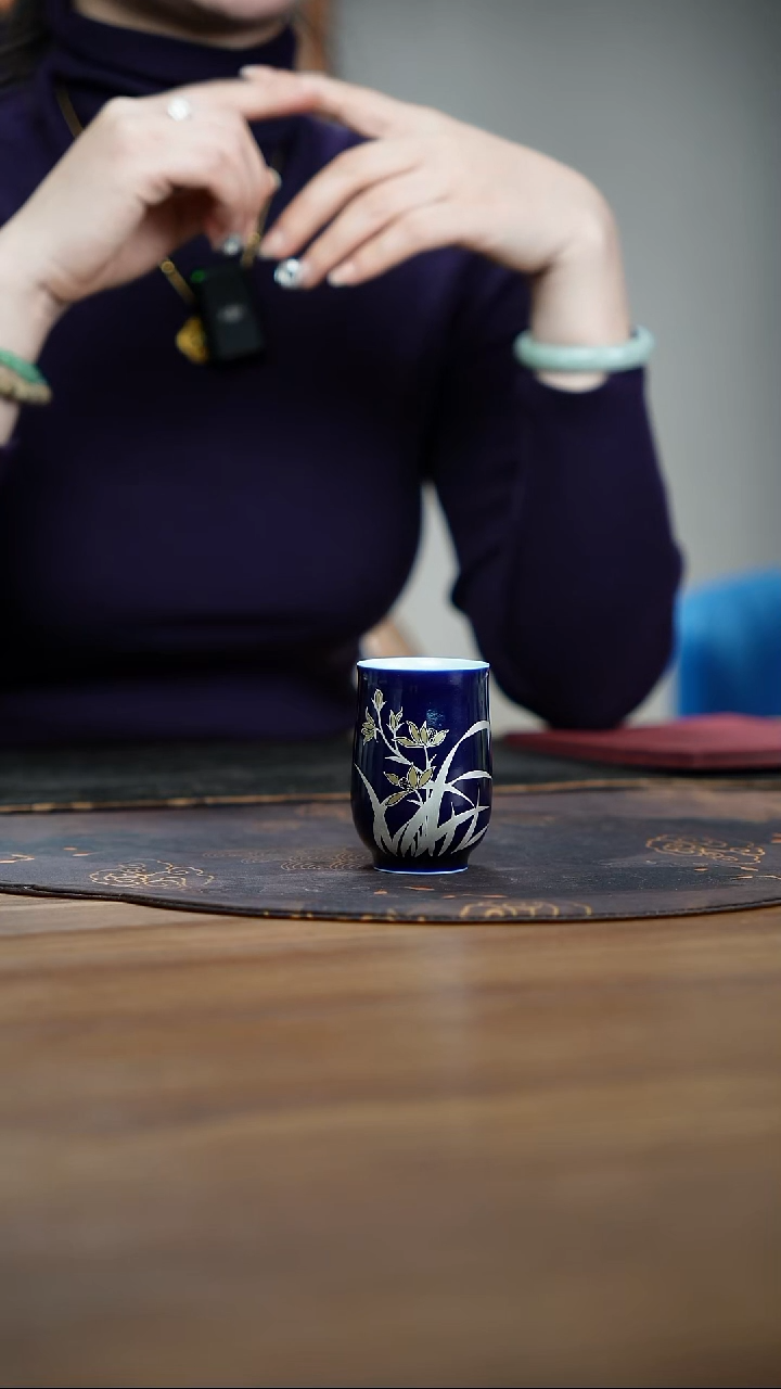宁封窑祭蓝描金银兰花单杯