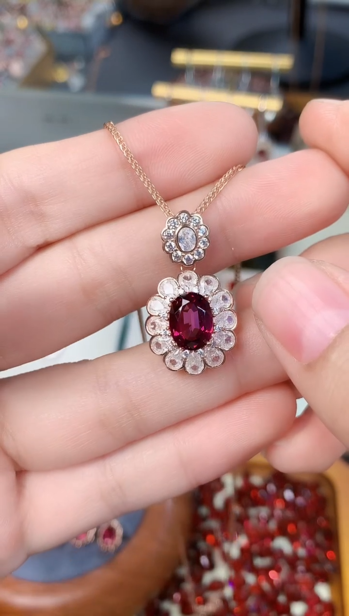 【闪购商品】石榴石吊坠银S925镶嵌天然镁铝