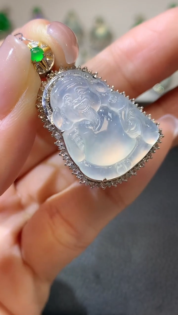 【闪购商品】翡翠吊坠(不含链)18K金镶嵌A44