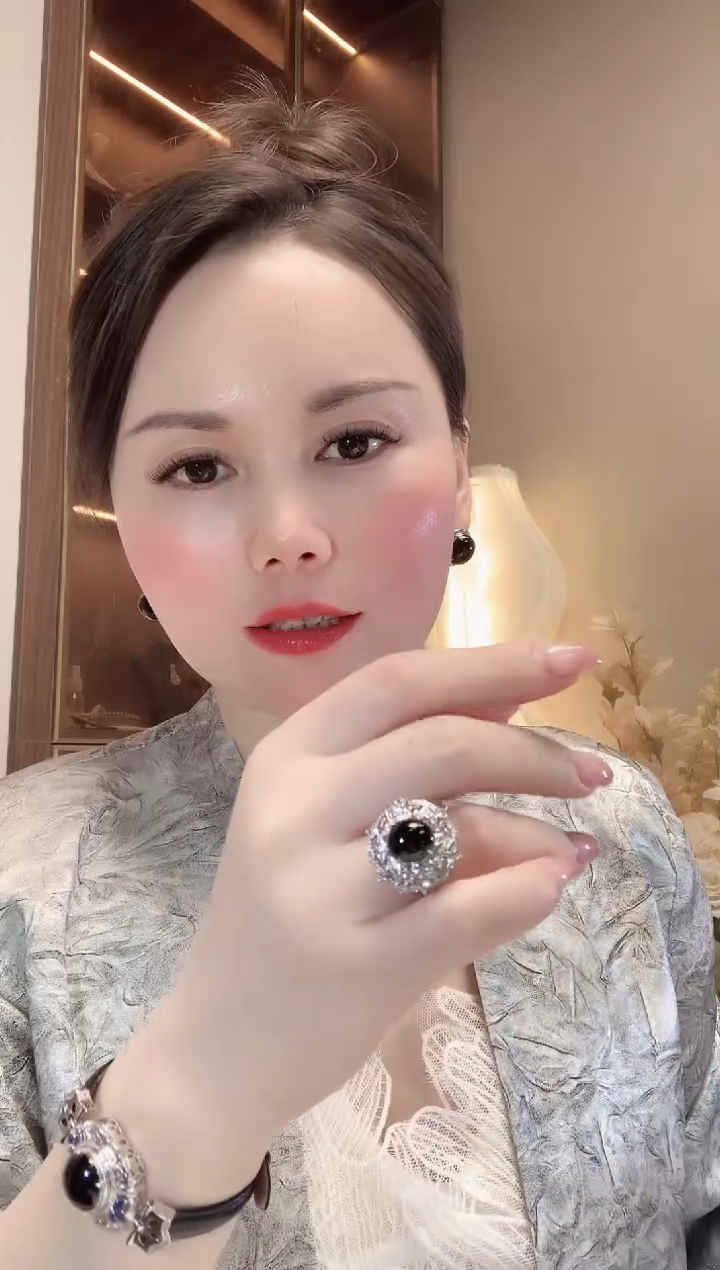 翡翠18K金镶嵌戒指D39 翡翠