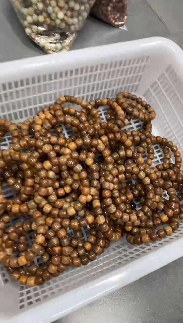 手串菩提根/象牙果13.5猪油膏瑕疵（504）