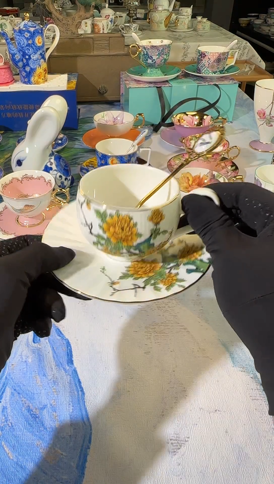 【闪购商品】瓷片大牌同款 骨瓷+手绘描金送小汤勺礼盒包装