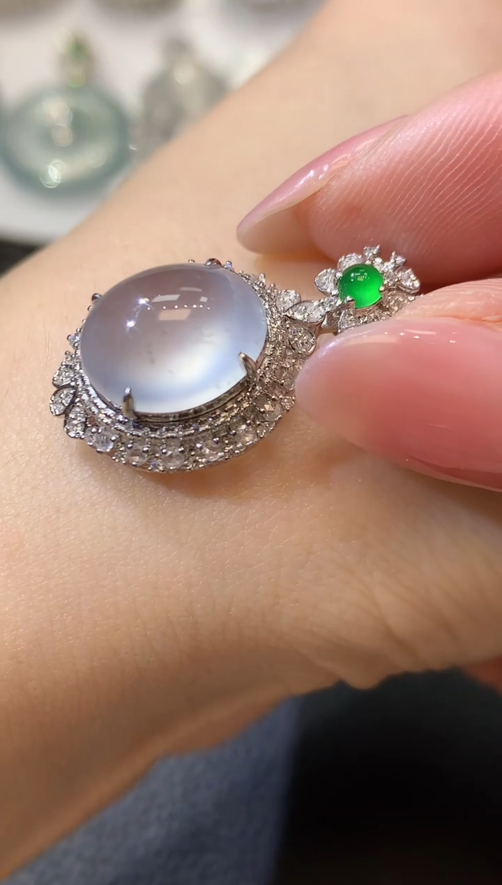 【闪购商品】翡翠吊坠(不含链)18K金镶嵌C45