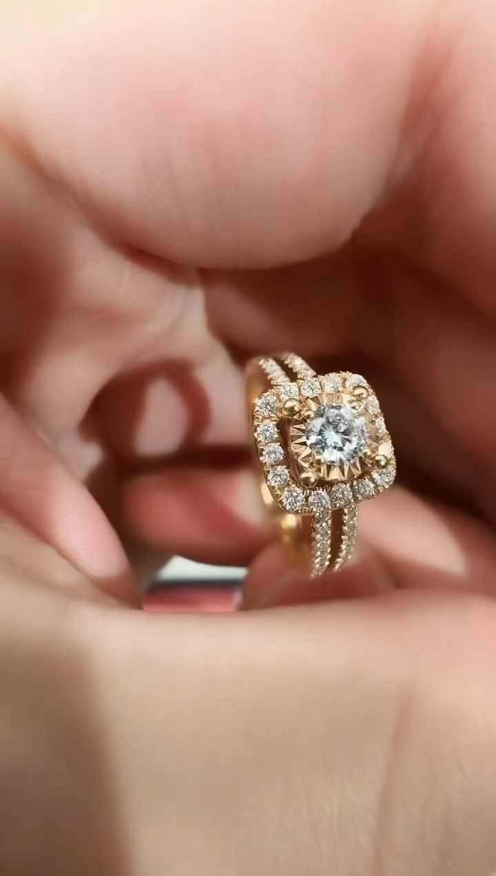 【闪购商品】钻石戒指/指环18K金镶嵌k玫戒指4.35g