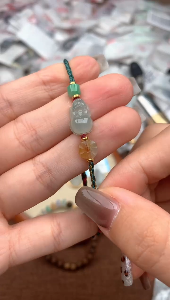 未镶嵌挂件翡翠—