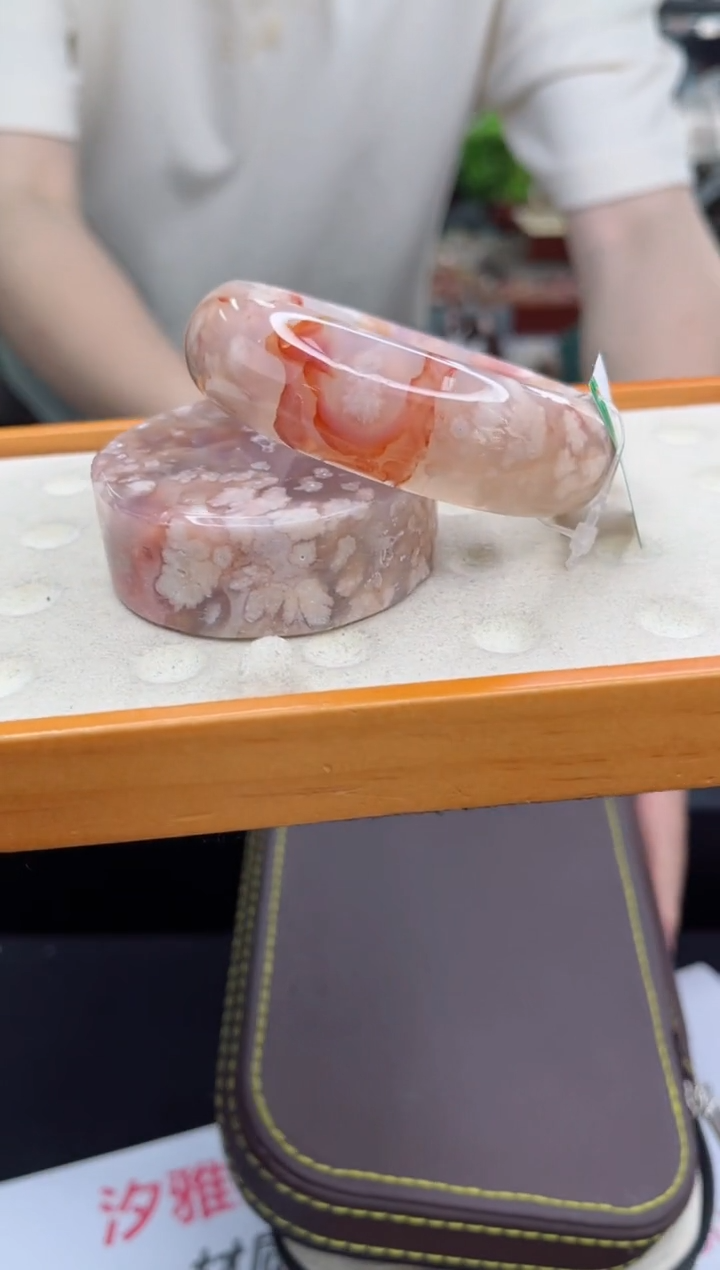 【闪购商品】石英质玉手镯未镶嵌58圈口（赠品镯心）6159486