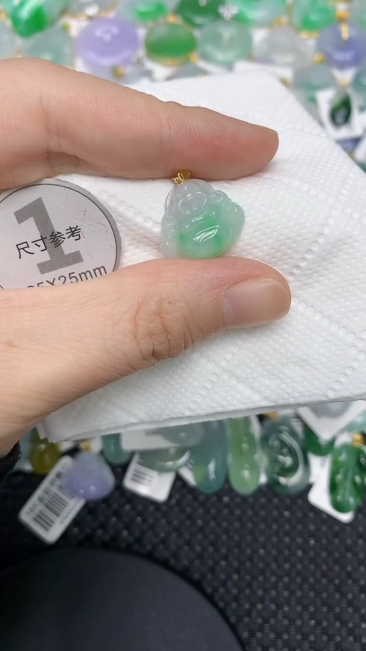 颈饰18K金镶嵌翡翠111111111