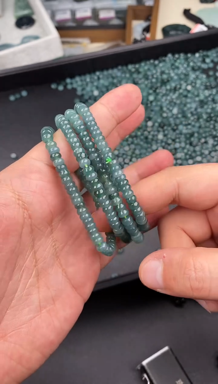 【闪购商品】翡翠颈饰未镶嵌   多样性发其一