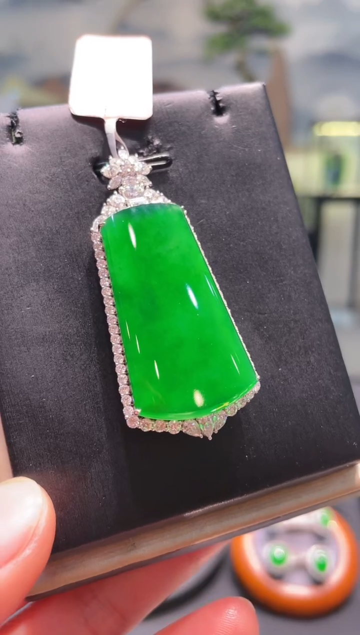 【闪购商品】翡翠颈饰18K金镶嵌A54天然A货翡翠