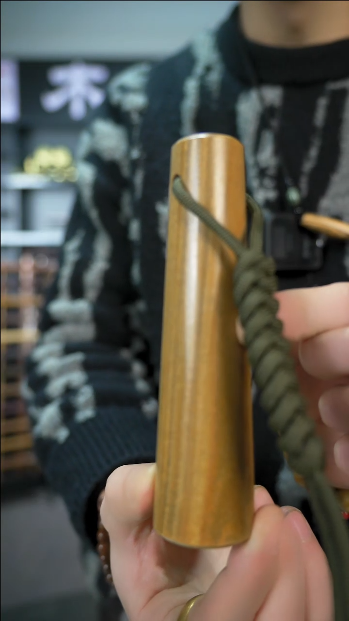 【闪购商品】维腊木（绿檀）手作木制雕刻品