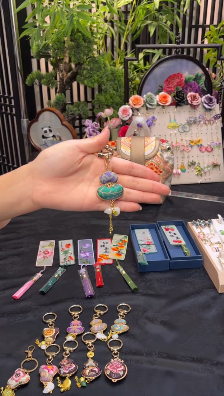 织绣꧁***꧂非遗苏绣手工饰品