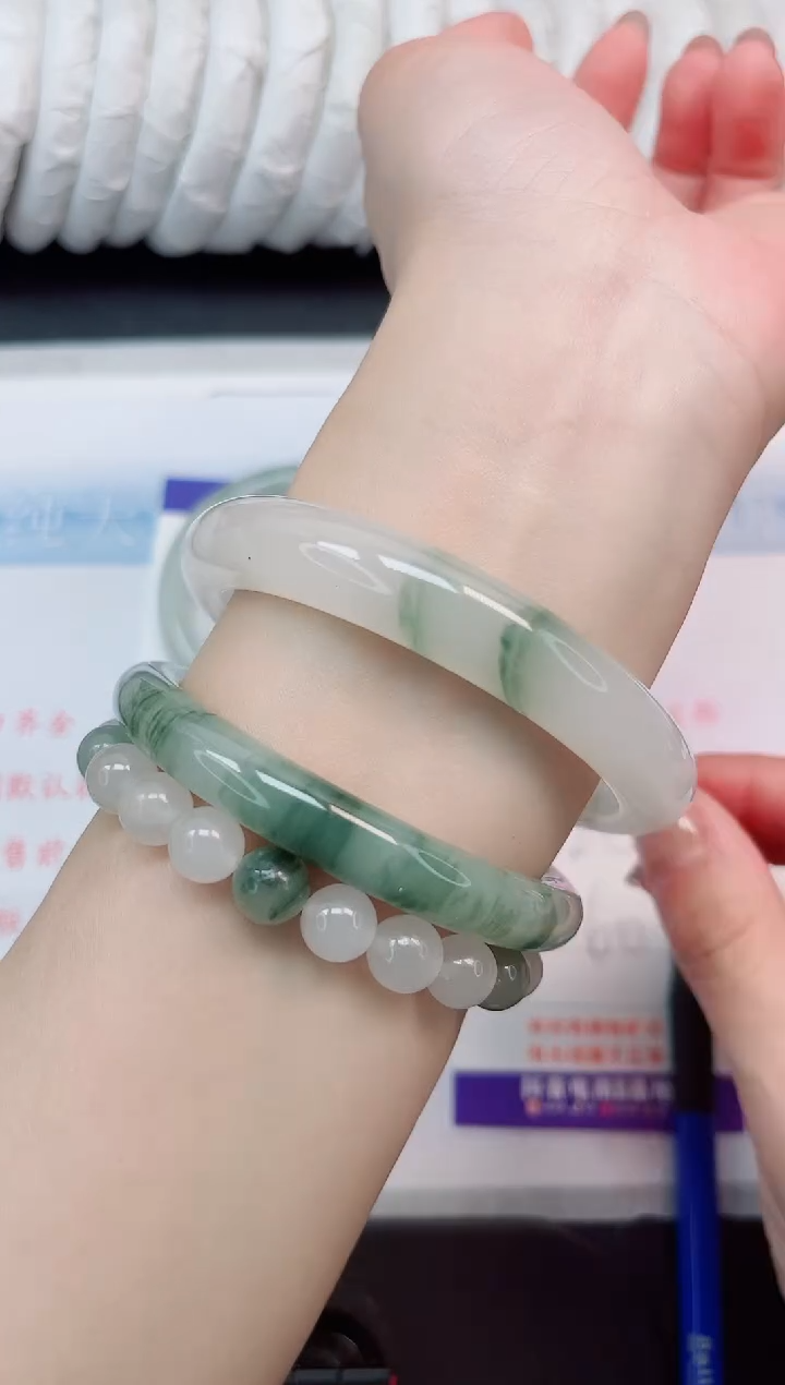 【闪购商品】石英质玉手镯未镶嵌241#60.2