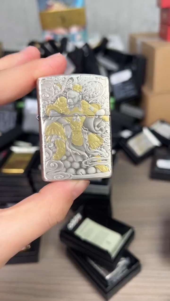 铜封侯拜相-盔甲熏银鎏金